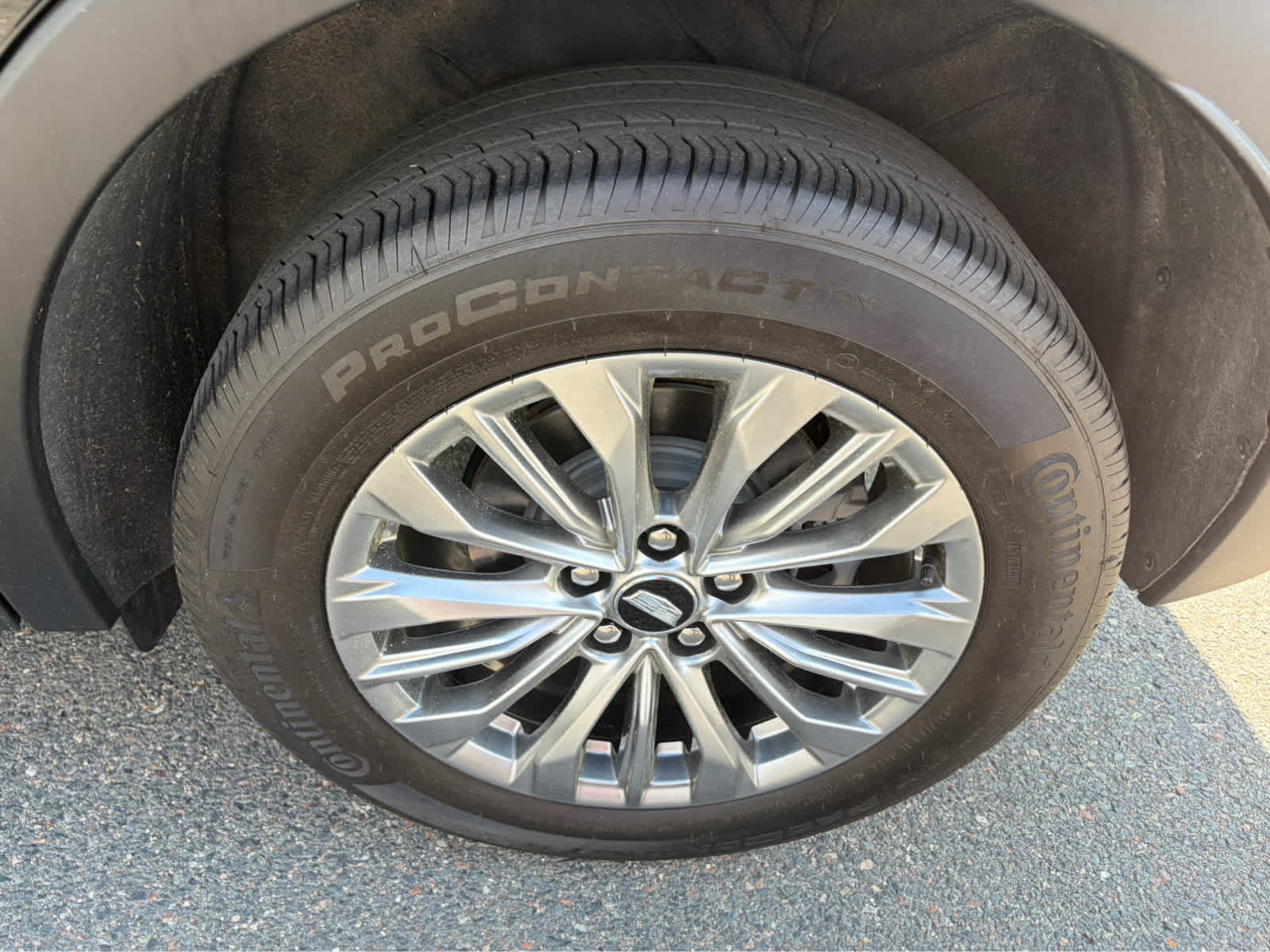 Used 2025 Cadillac XT4 Premium Luxury AWD/4WD image 22