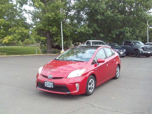 Used 2012 Toyota Prius Three w/ Solar Roof Pkg FWD image 1