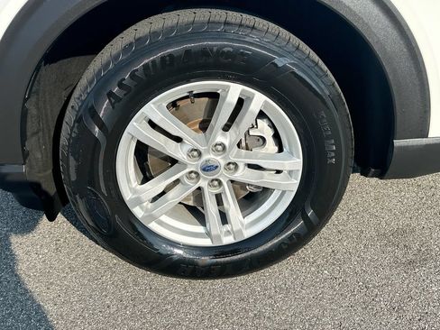 Used 2020 Ford Explorer XLT w/ Equipment Group 202A AWD/4WD image 24
