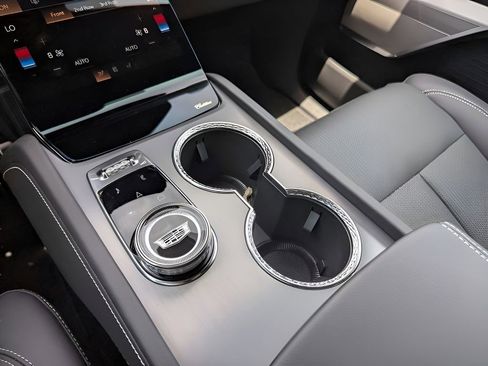 New 2026 Cadillac Vistiq Sport image 11