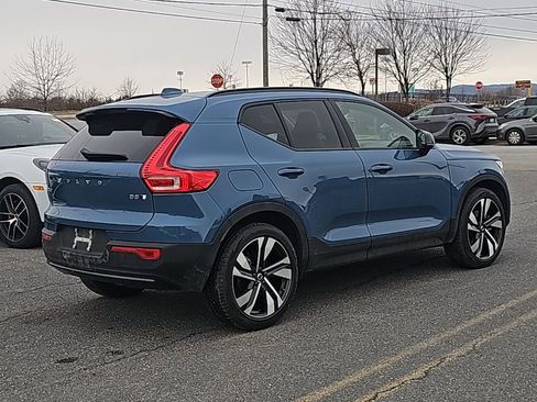 Used 2023 Volvo XC40 B5 Ultimate w/ Protection Package Premier image 12