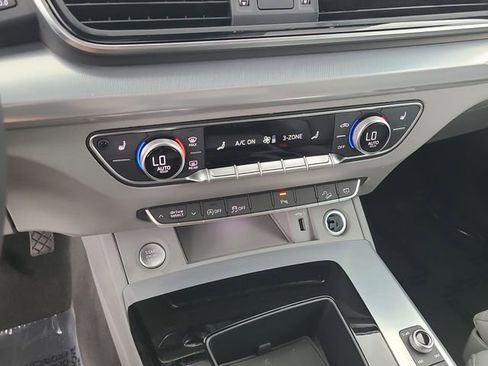 Used 2025 Audi Q5 2.0T Premium image 36