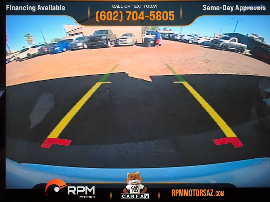 Used 2025 Chrysler Pacifica Select FWD image 16