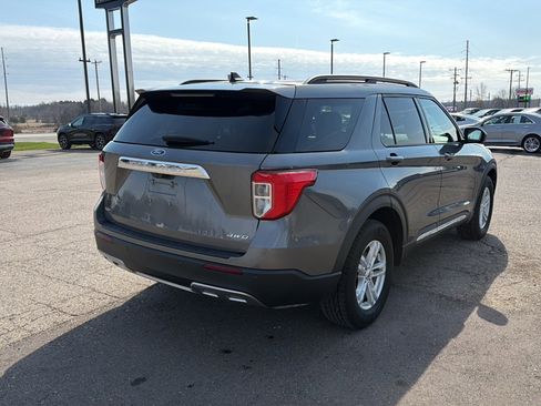 Used 2021 Ford Explorer XLT w/ Equipment Group 202A AWD/4WD image 4