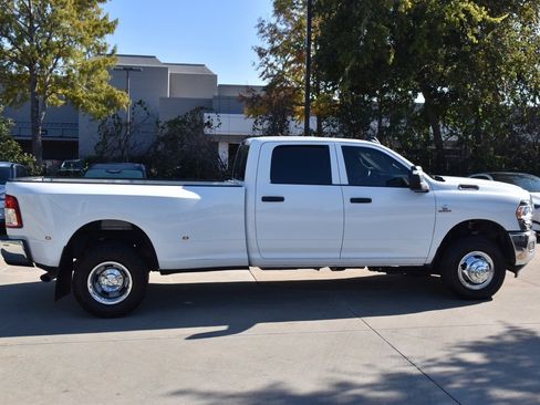 Used 2024 RAM 3500 Tradesman w/ Chrome Appearance Group image 6