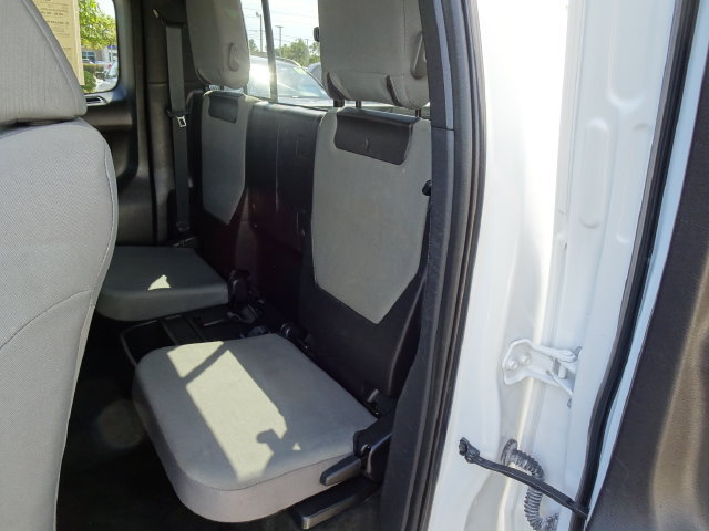 Used 2018 Toyota Tacoma SR5 AWD/4WD image 14