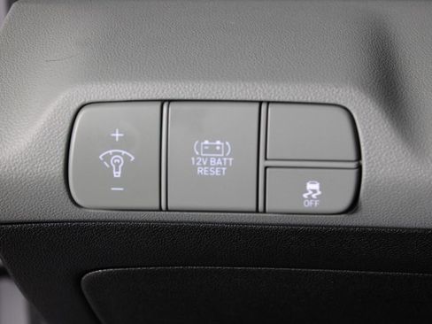 Certified 2025 Hyundai Elantra Limited image 25