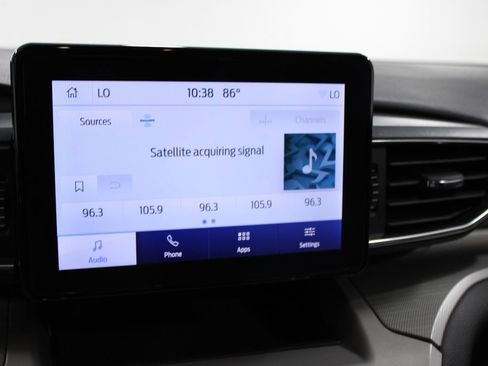 Used 2023 Ford Explorer XLT w/ Equipment Group 202A AWD/4WD image 40