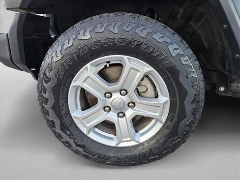 Used 2018 Jeep Wrangler Unlimited Sport S image 23