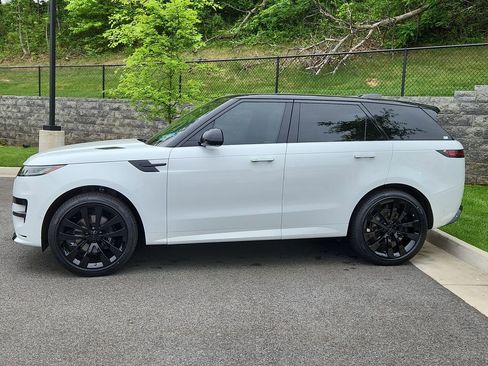 New 2026 Land Rover Range Rover Sport Dynamic SE AWD/4WD image 6