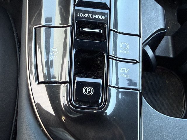 Used 2025 Toyota Crown w/ Advanced Technology Package AWD/4WD image 21