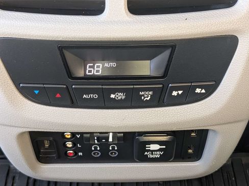 Used 2016 Honda Pilot Touring image 16