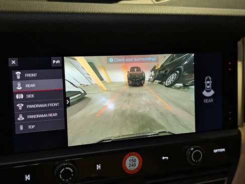 Certified 2026 Porsche Macan AWD/4WD image 40