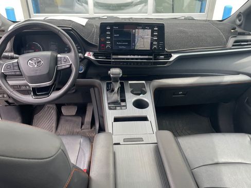 Used 2023 Toyota Sienna XSE w/ XSE Plus Package AWD/4WD image 11