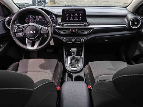 Certified 2024 Kia Forte LXS w/ LXS Technology Package image 21