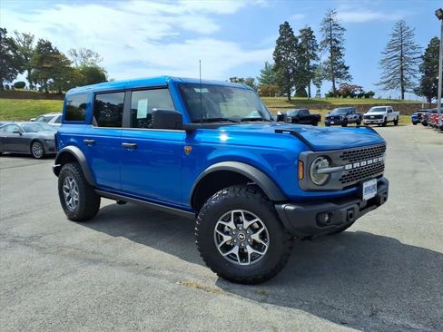 New 2025 Ford Bronco Badlands image 1
