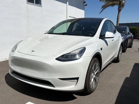 Used 2020 Tesla Model Y Long Range AWD/4WD image 1