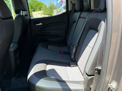 Used 2017 Chevrolet Colorado Z71 AWD/4WD image 12