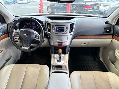 Used 2014 Subaru Outback 2.5i Limited w/ Moonroof Package image 9