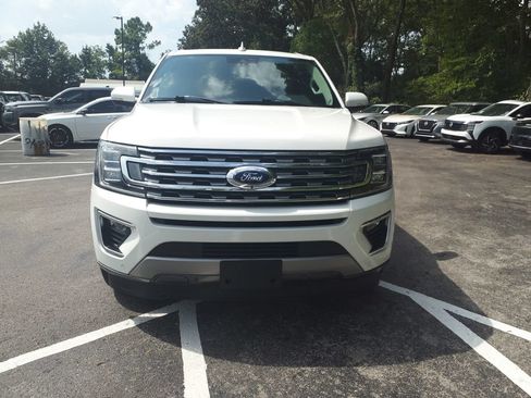 Used 2021 Ford Expedition Max Limited RWD image 2