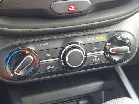 Used 2024 Kia Soul LX w/ Option Group 015 image 28