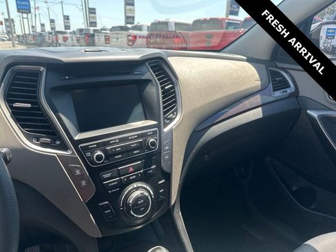 Used 2017 Hyundai Santa Fe Sport FWD image 11