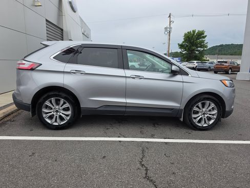 Used 2024 Ford Edge Titanium AWD/4WD image 2