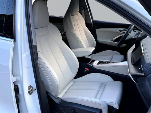 Used 2025 Audi Q5 Prestige AWD/4WD image 9