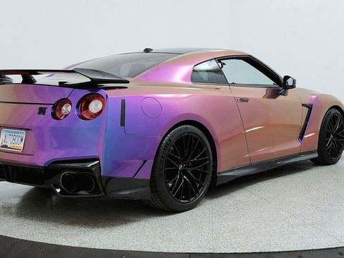 Used 2024 Nissan GT-R Premium w/ Premium Interior Package image 5