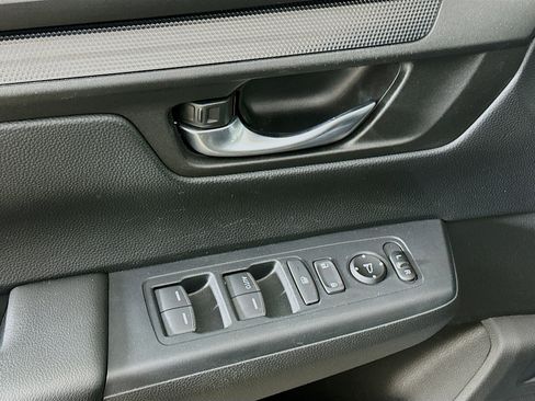 Used 2025 Honda CR-V LX image 15