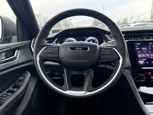 New 2025 Jeep Grand Cherokee Laredo X w/ Luxury Tech Group I image 22