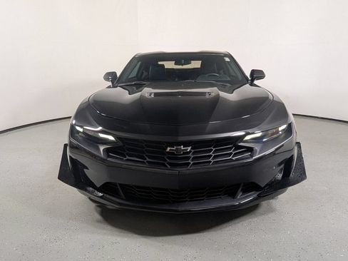 Used 2020 Chevrolet Camaro LT RWD image 2