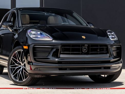 New 2026 Porsche Macan AWD/4WD image 9