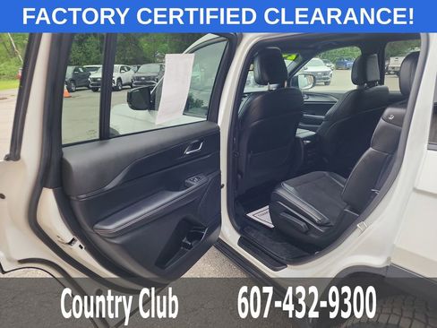 Used 2024 Jeep Grand Cherokee L Altitude AWD/4WD image 24