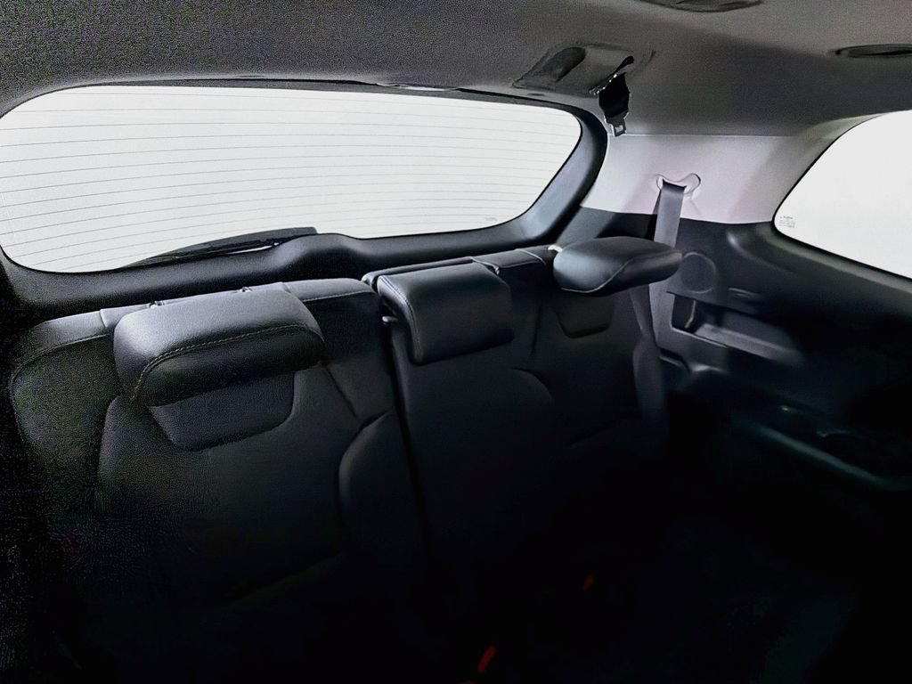 Used 2025 Kia Telluride SX w/ SX Captain's Chair Package AWD/4WD image 28