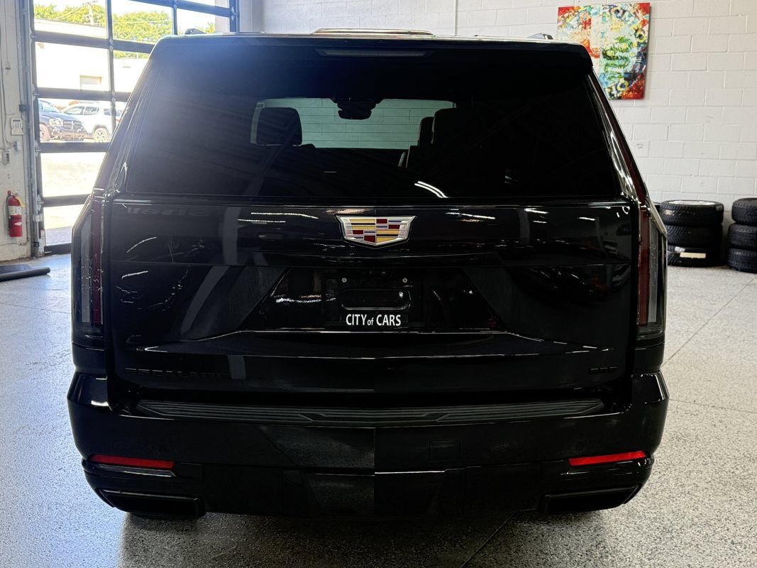 Used 2025 Cadillac Escalade ESV Premium Luxury w/ LPO, Floor Liner Package AWD/4WD image 2