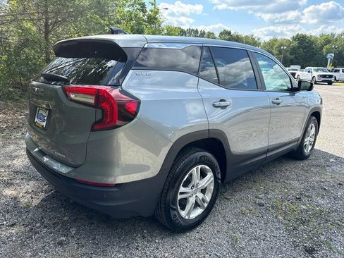 Used 2023 GMC Terrain SLE w/ LPO, Floor Liner Package AWD/4WD image 7