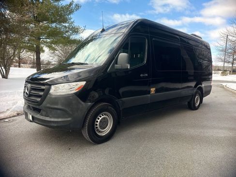 Used 2019 Mercedes-Benz Sprinter 2500 w/ Acoustic Package image 4