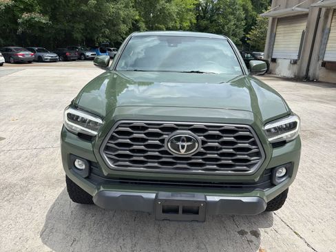 Used 2021 Toyota Tacoma TRD Off-Road w/ Technology Package AWD/4WD image 16