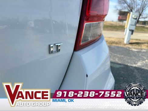 Used 2019 Chevrolet Trax LT w/ LT Convenience Package image 9