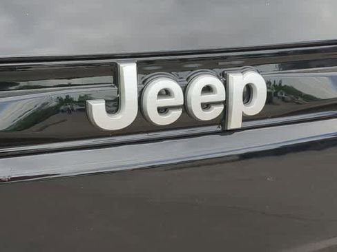 New 2026 Jeep Grand Cherokee Limited w/ Luxury Tech Group II AWD/4WD image 12