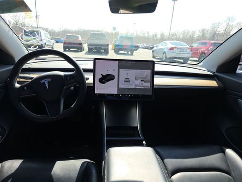 Used 2020 Tesla Model 3 Standard Range image 6