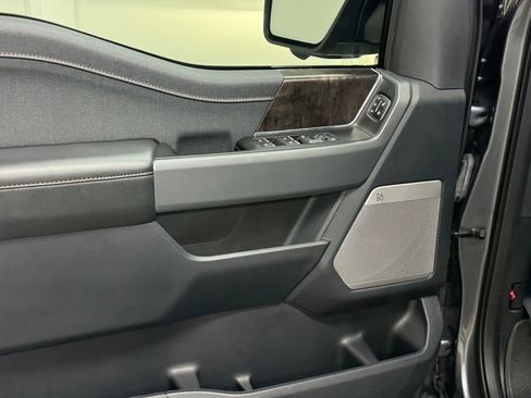 Used 2023 Ford F150 Lightning Lariat image 18