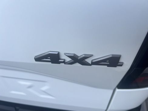 Used 2024 Nissan Frontier S image 14