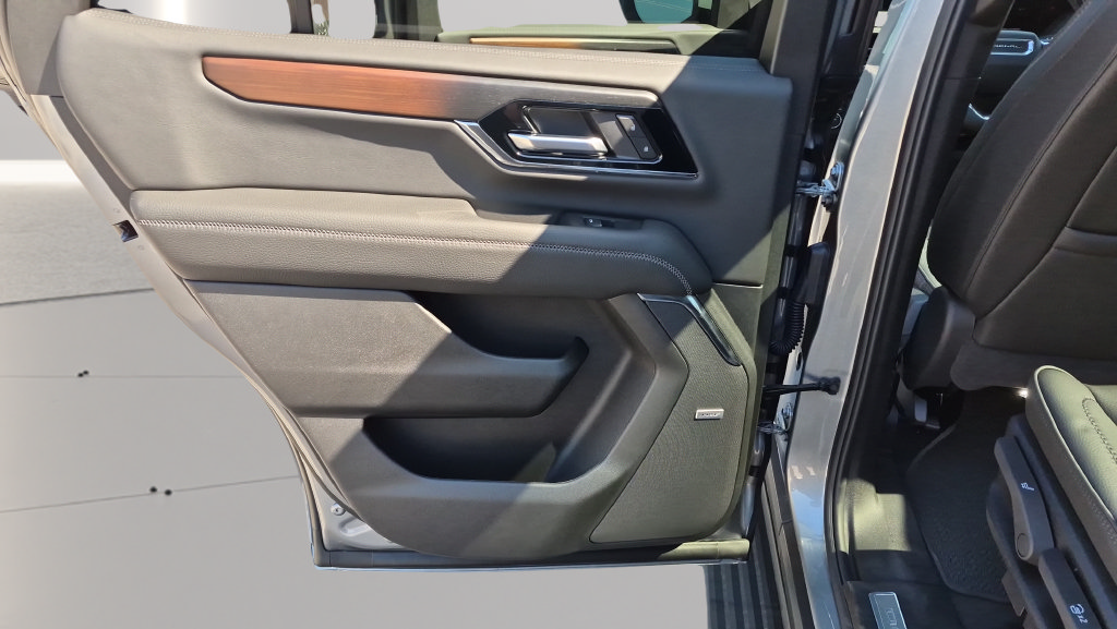New 2026 GMC Yukon Denali w/ Sun & Power Step Package AWD/4WD image 25