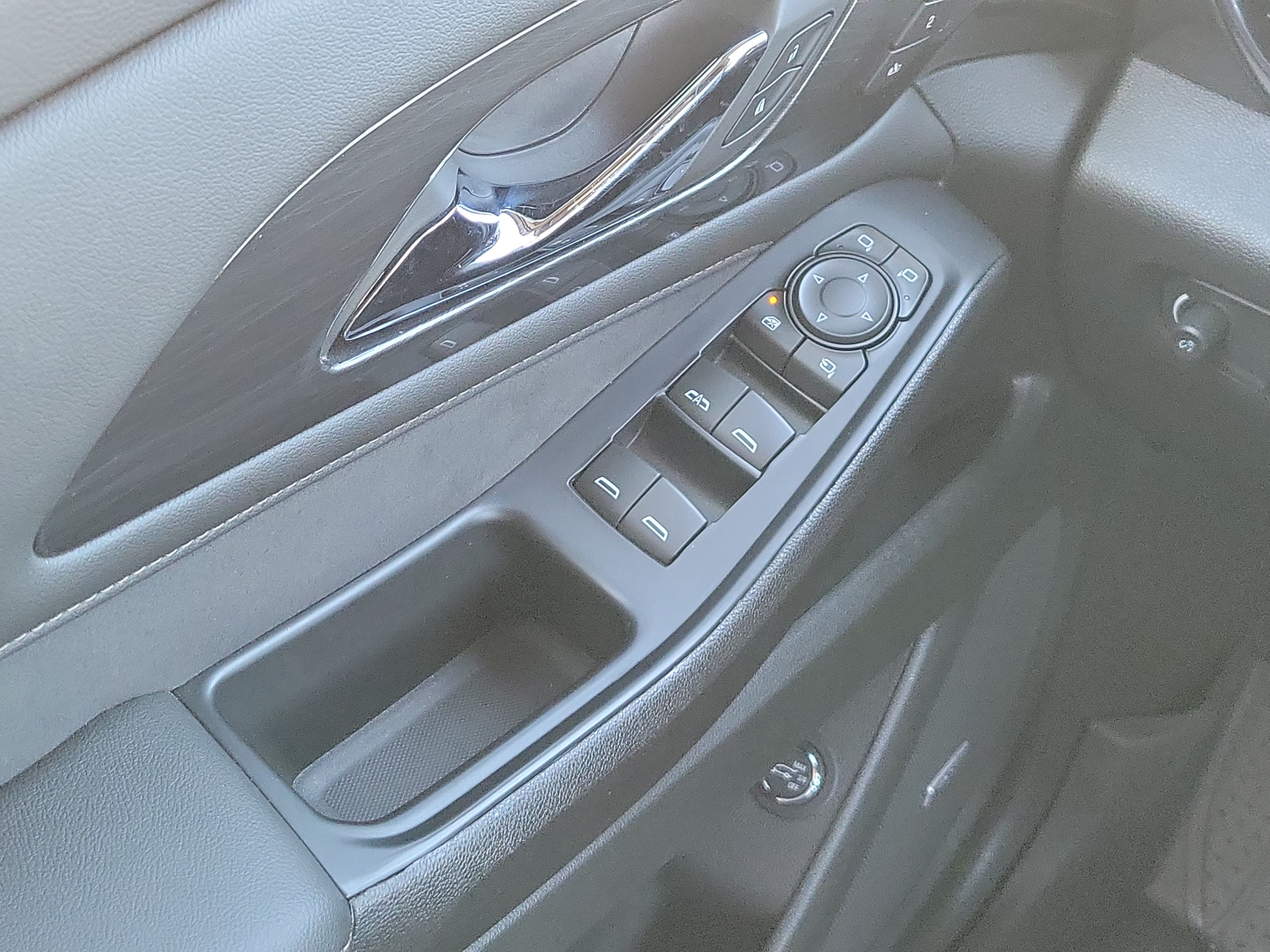 Used 2023 Chevrolet Traverse High Country w/ LPO, Floor Liner Package AWD/4WD image 21