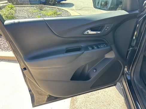 Used 2020 Chevrolet Equinox LT w/ Driver Convenience Package AWD/4WD image 11