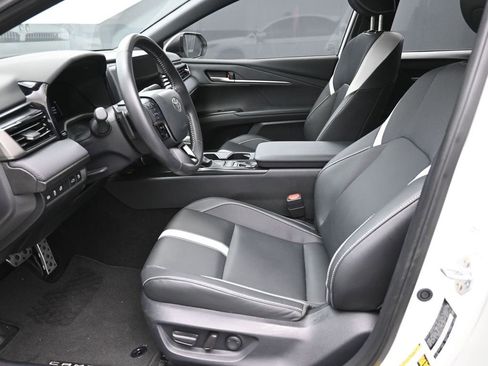 Used 2025 Toyota Camry SE image 21