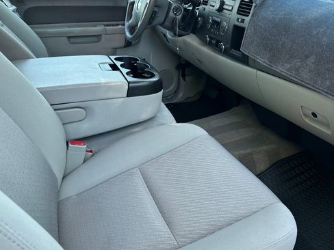 Used 2014 Chevrolet Silverado 2500 LT w/ Custom Sport Truck Package AWD/4WD image 15