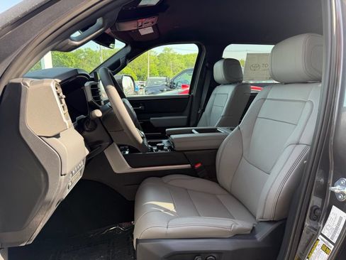 New 2026 Toyota Tundra Limited AWD/4WD image 9